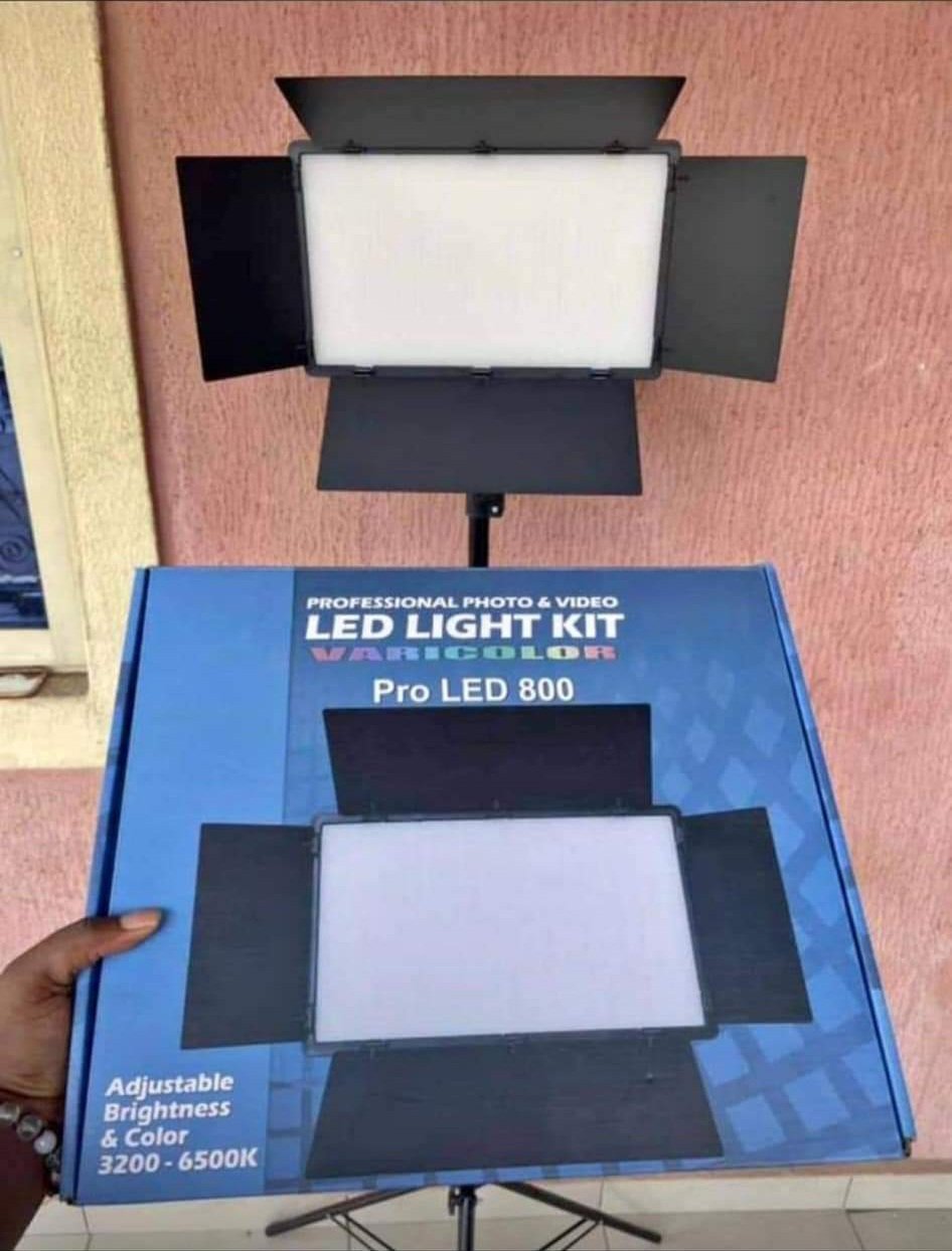 Big Professional LED 800 Light with Tripod Stand & Batteries - Adjustable Brightness & Color for Photography - Saif Al Najmi Kw