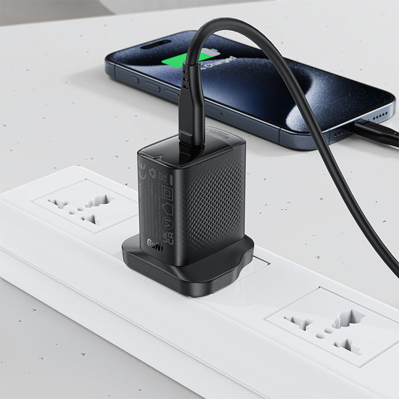 شاحن حائط سريع الشحن من Acefast A103 GaN - 30 واط PD، 1 × USB-C (قابس المملكة المتحدة)