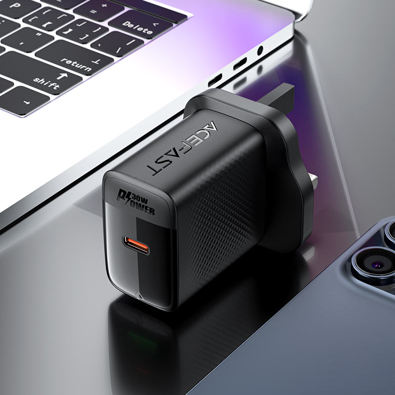 شاحن حائط سريع الشحن من Acefast A103 GaN - 30 واط PD، 1 × USB-C (قابس المملكة المتحدة)