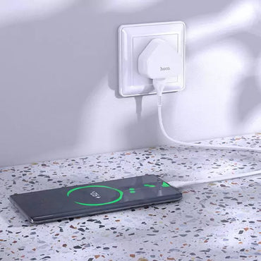 C90B Grandiose dual port charger set(iP)(UK) - White - Saif Al Najmi Kw