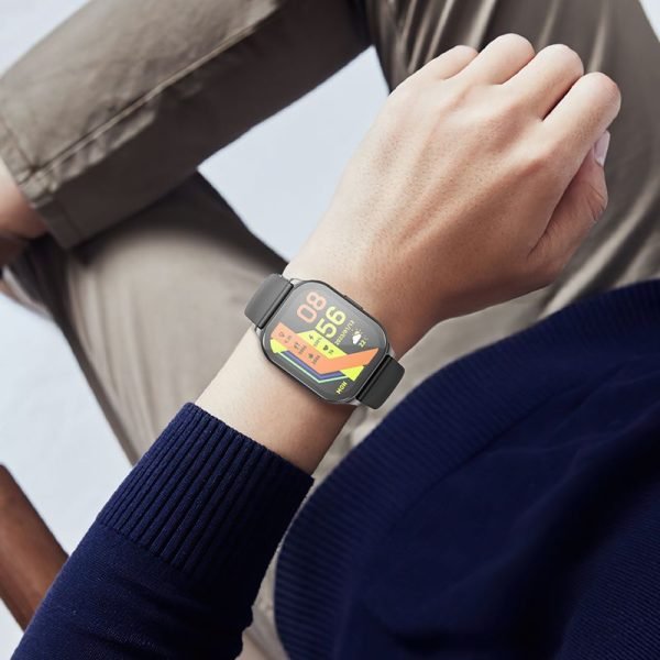 Hoco Y19 AMOLED Bluetooth Smart Sports Watch 1.96 Inch, IP68 Waterproof - Saif Al Najmi KwSmart WatchesHocoSaif Al Najmi KwblackHoco Y19 AMOLED Bluetooth Smart Sports Watch 1.96 Inch, IP68 Waterproof